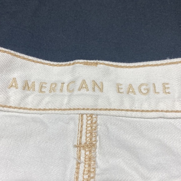 American Eagle 90’s Boyfriend Short. Size 0. Hi-Rise Distressed. Off White. - Picture 6 of 10